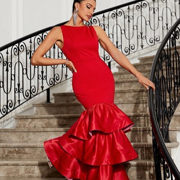Red Preppy Womens Evening Dress With Tiered Hem And Patchwork Fabric - Picture 5 of 5